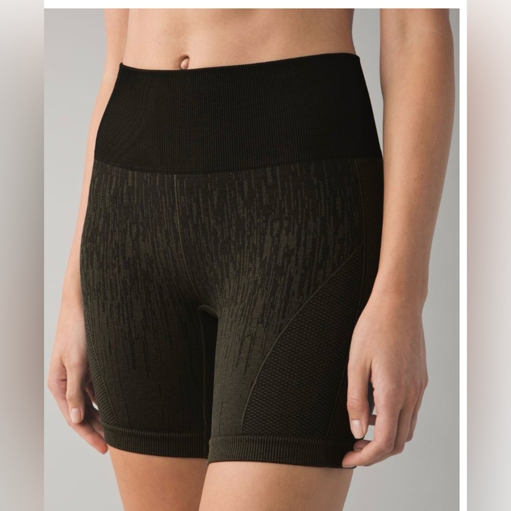 Lululemon Sculpt Short